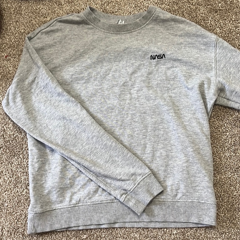Gray long sleeve top